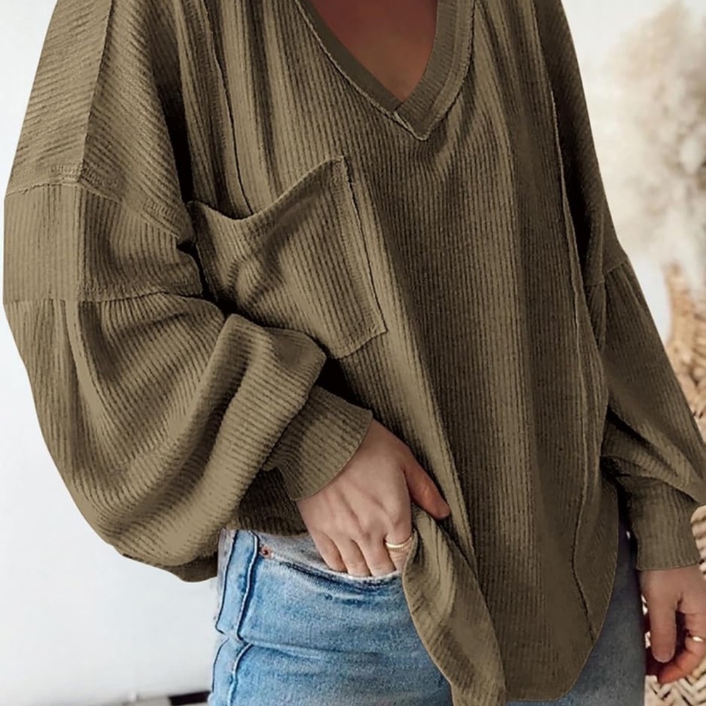 Olive Green V-neck ribbed shirt Xl